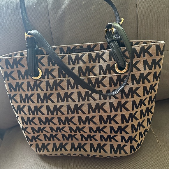 Timeless, Neutral Beige and Black Michael Kors Purse - Picture 1 of 4